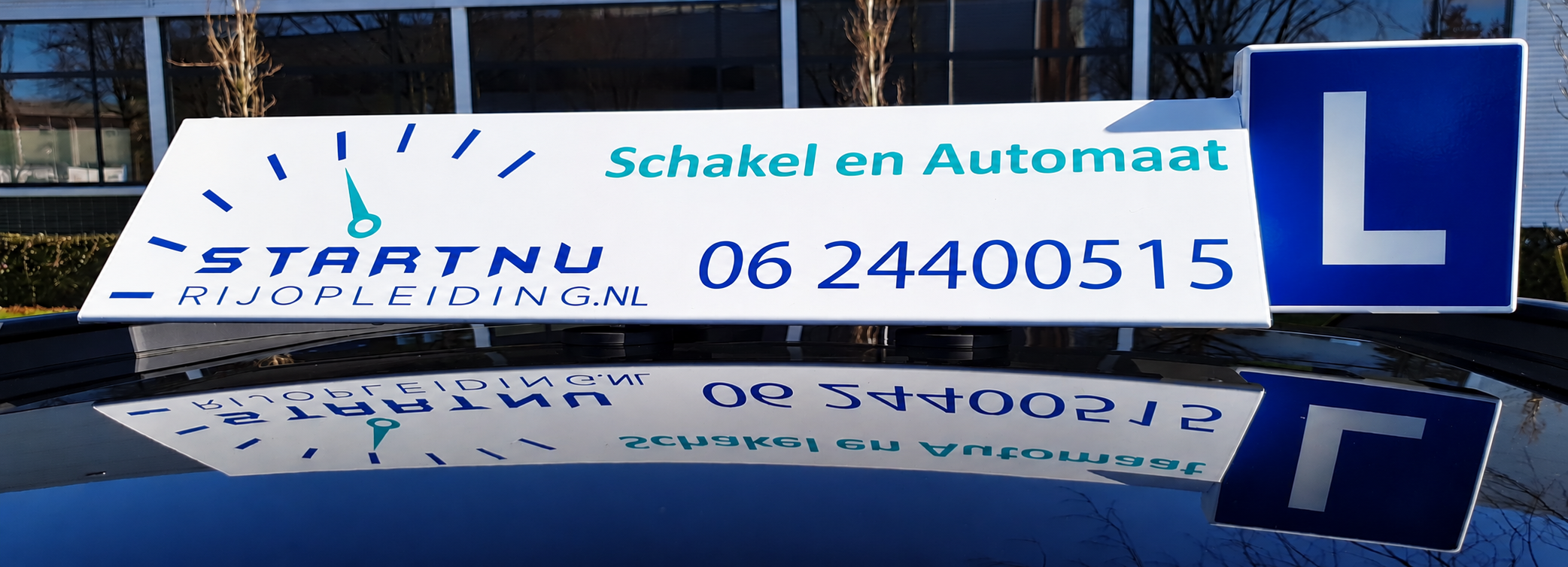 Startnu Rijopleiding roof sign for manual and automatic lessons